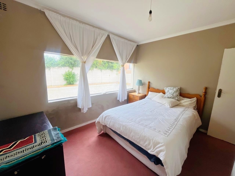 3 Bedroom Property for Sale in Wetton Western Cape